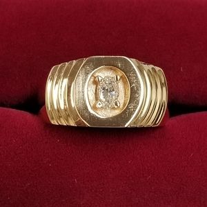 14k Yellow Gold Men's Oval Diamond Ring